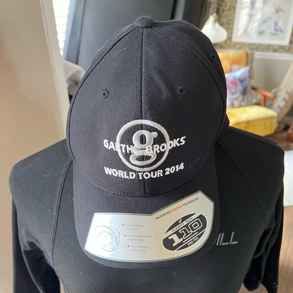2014 Garth Brooks Concert Hat new with tags
